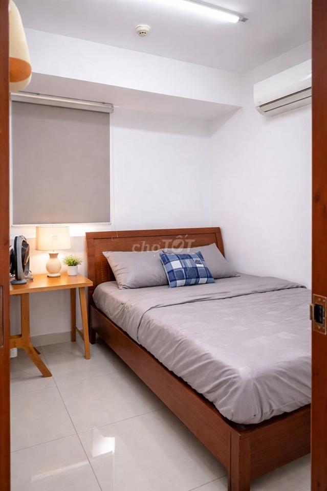 Bán gấp căn hộ 8x plus sổ hồng . 63m ít nội thất