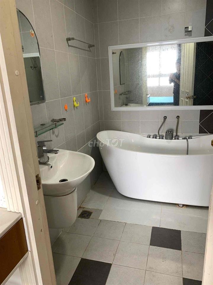 Cho thuê căn hộ penhouse 4pn 3wc chung cư Phúc Yên