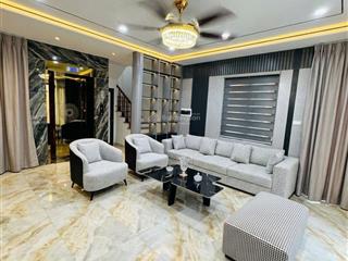 Hiếm! chính chủ
chùa bộc 56m mt 5.5m ô tô thang máy chỉ 16.7 tỷ có 102  sổ đỏ cc15m ra phố.