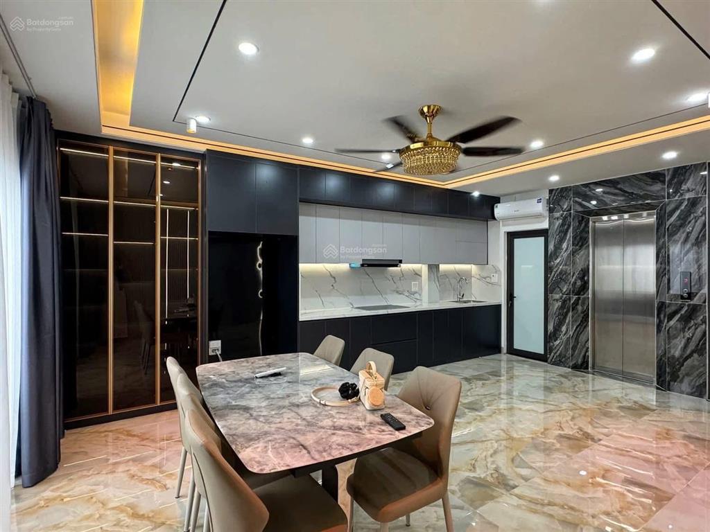 Hiếm! chính chủ
chùa bộc 56m mt 5.5m ô tô thang máy chỉ 16.7 tỷ có 102  sổ đỏ cc15m ra phố.