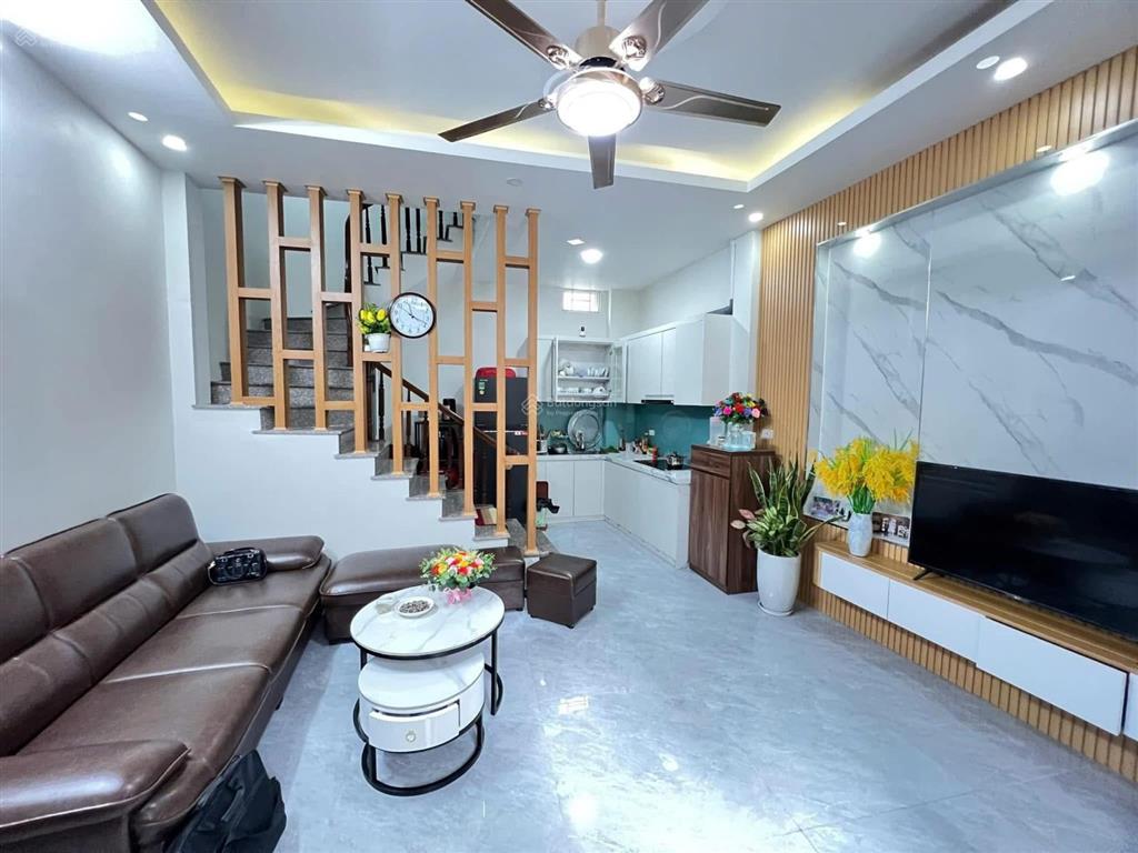 Giá quá hợp lý chùa bộc, lô góc 30m2  5 tầng ngõ thông 30m ra phố giá chào 5.18 tỷ  thiện chí bán