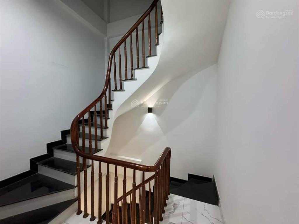Giá tốt tại đống đa, xã đàn 29/32m2, nhà mới tinh 5 tầng, cách phố 50m, giá chào 4.98 tỷ, sđcc