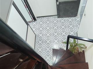 Nhà 467 lĩnh nam hoàng mai hn, dt 22m2 x 3 tầng, khu dân cư đông, ngõ đẹp thoáng mt 4m giá 2.3 tỷ