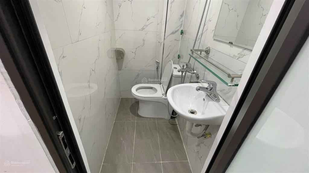 Bán gấp nhà riêng tại ngõ 467 lĩnh nam, 2,5 tỷ, 22m2, 2pn, 3wc