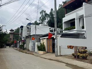 bán nhà-xuất cảnh-DT220m2-3tầng-4PN-ôtô vào nhà-Vĩnh Hải- nha trang-chỉ 5ty5(biển 1,5km)