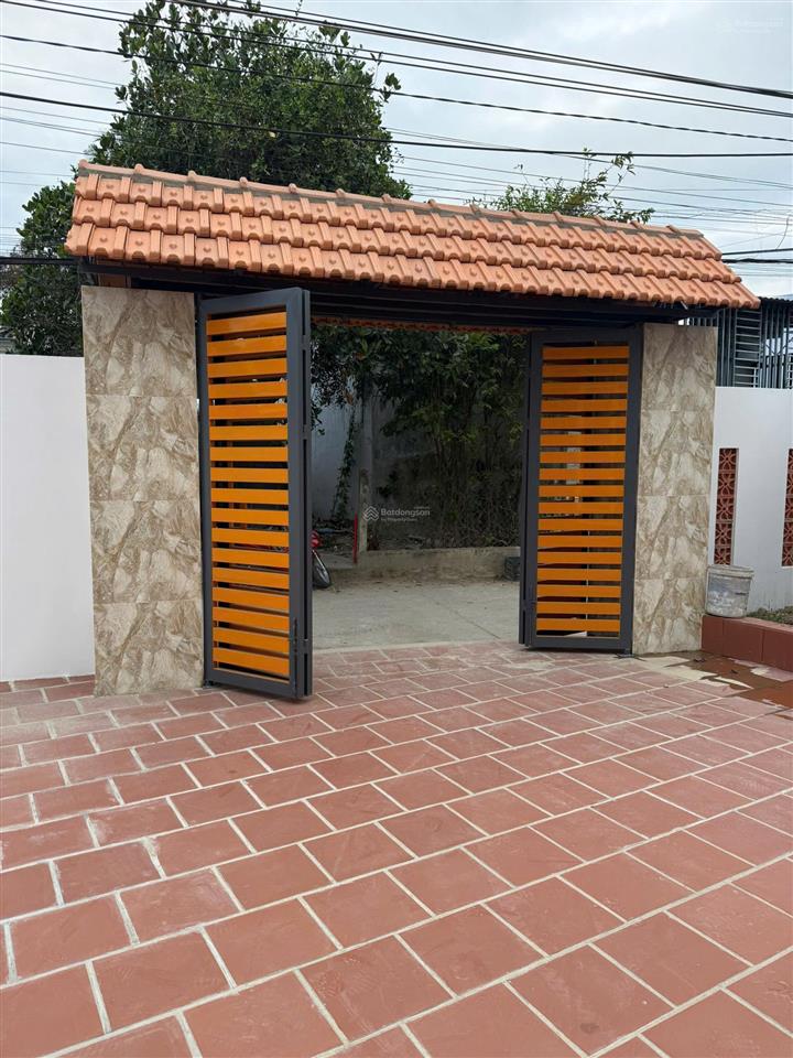 Bán nhà xuất cảnh dt 220m2 3tầng  4pn  ôtô vào nhà  vĩnh hải  nha trang  chỉ 5tỷ5(biển 1,5km)