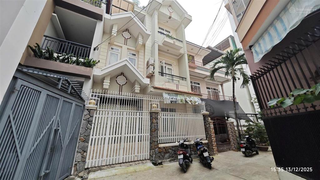 Bán nhà3tầng4pnôtô vào nhàbắc sơnvĩnh hải nha trangchỉ 7ty3(sát biển)