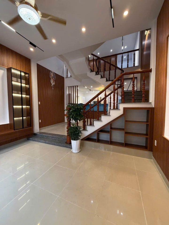 Bán nhà(gần biển)68m2-3 tầng-4PN-KD đường2/4 60m-Vĩnh phước- nha trang-6ty950tr