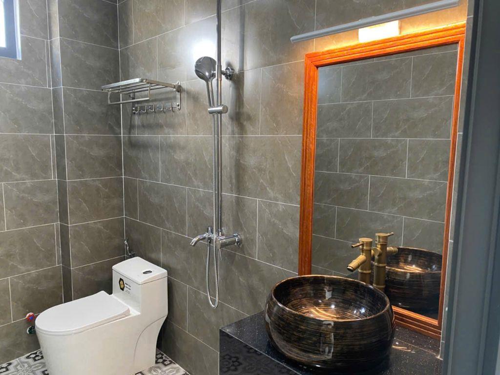 Bán nhà(gần biển)68m2-3 tầng-4PN-KD đường2/4 60m-Vĩnh phước- nha trang-6ty950tr