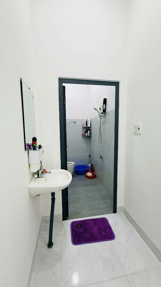 Bán nhà mặt tiền KD - dt 100m2(5x20m)-2PN mới đẹp - oto vào nhà- Bắc Nha Trang- chỉ 1ty590tr
