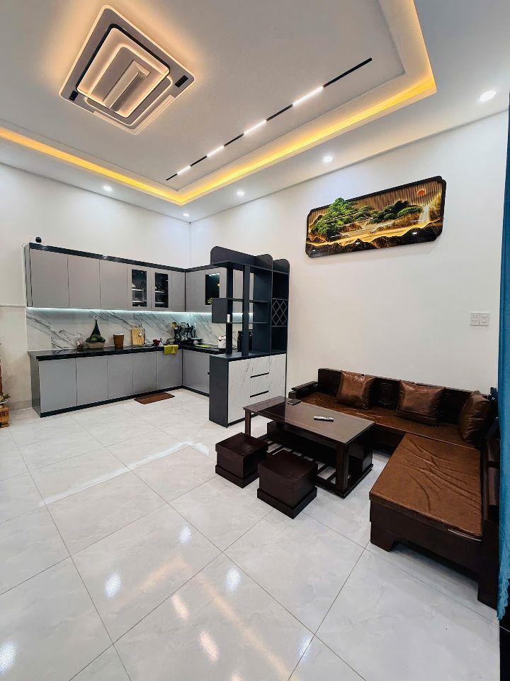 Bán nhà mặt tiền KD - dt 100m2(5x20m)-2PN mới đẹp - oto vào nhà- Bắc Nha Trang- chỉ 1ty590tr