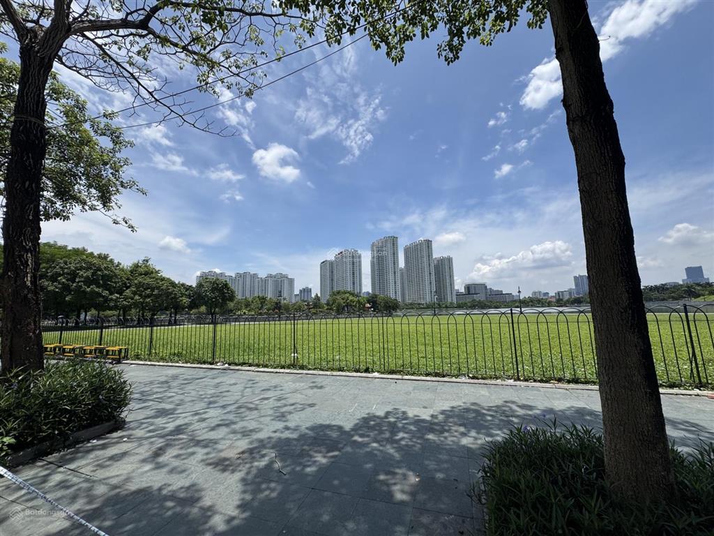 Chính chủ bán căn biệt thự 230m2 tp giao lưu view hồ giá 76.6 tỷ