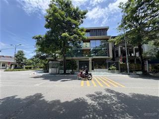 Chính chủ bán căn biệt thự 230m2 tp giao lưu view hồ giá 81.9 tỷ