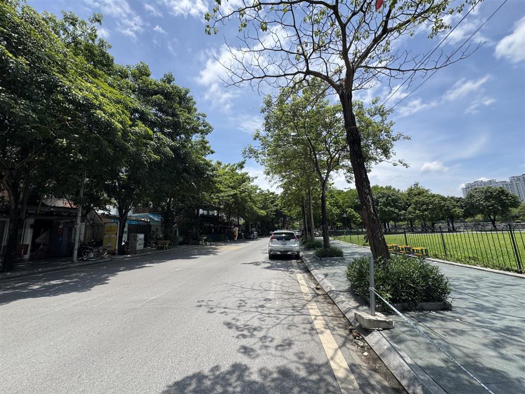 Chính chủ bán căn biệt thự 230m2 tp giao lưu view hồ giá 76.6 tỷ