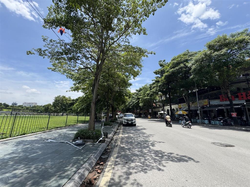 Chính chủ bán căn biệt thự 230m2 tp giao lưu view hồ giá 76.6 tỷ