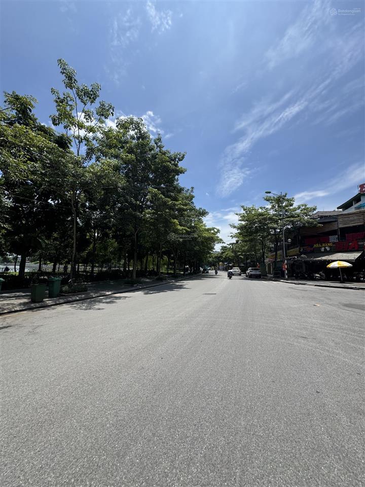 Chính chủ bán căn biệt thự 230m2 tp giao lưu view hồ giá 76.6 tỷ