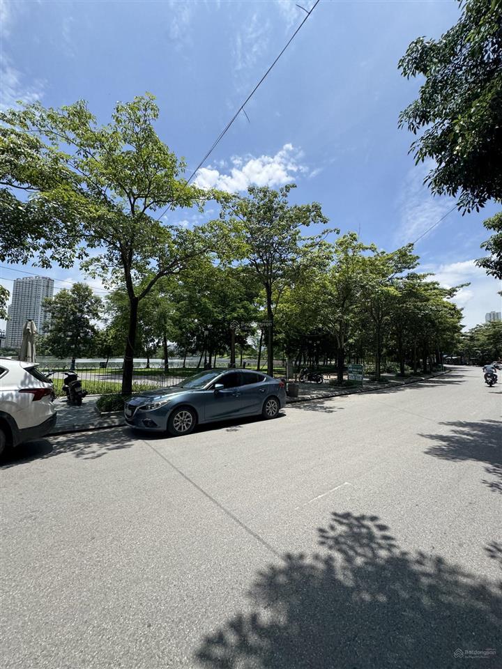 Chính chủ bán căn biệt thự 230m2 tp giao lưu view hồ giá 76.6 tỷ