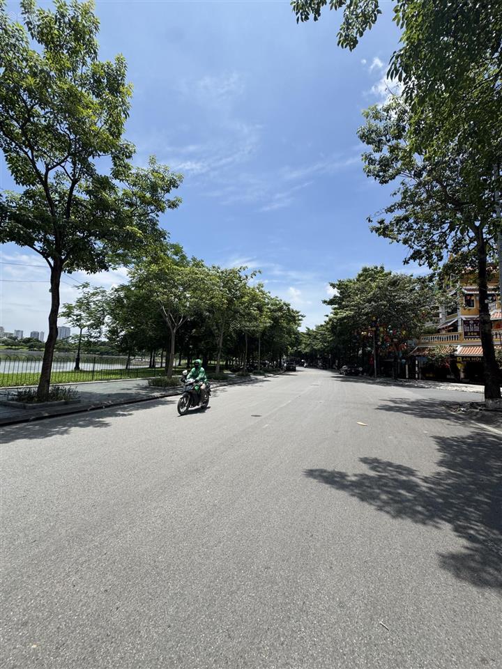 Chính chủ bán căn biệt thự 230m2 tp giao lưu view hồ giá 76.6 tỷ