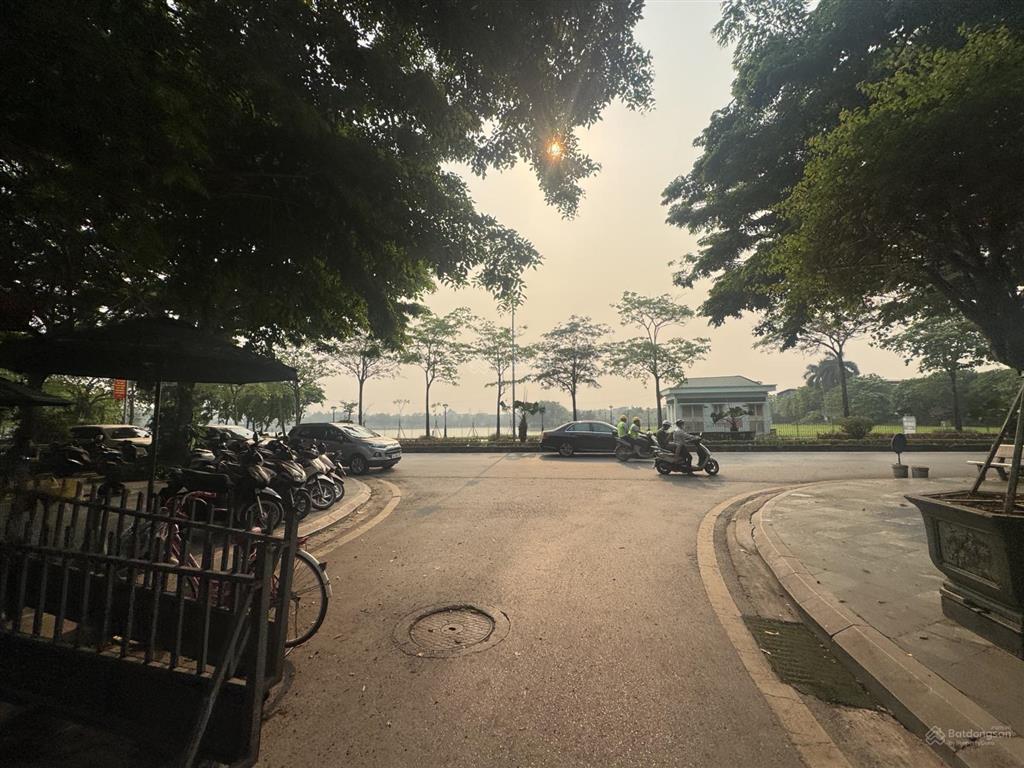 Chính chủ bán biệt thự lô góc hồ điều hoà tp giao lưu