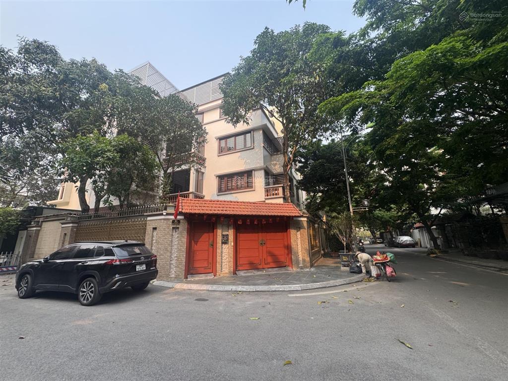 Chính chủ bán biệt thự lô góc hồ điều hoà tp giao lưu