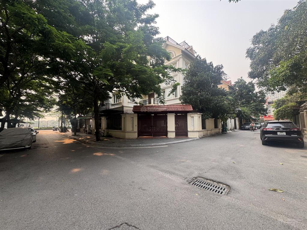 Chính chủ bán biệt thự lô góc hồ điều hoà tp giao lưu