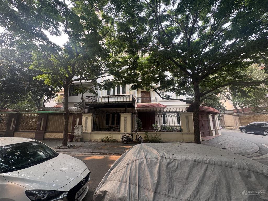 Chính chủ bán biệt thự lô góc hồ điều hoà tp giao lưu