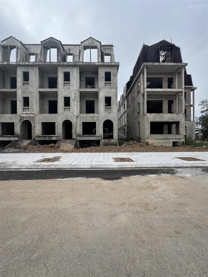 Chính chủ bán liền kề xẻ khe 157m2 giá rất tốt 43 tỷ đường 17,5m