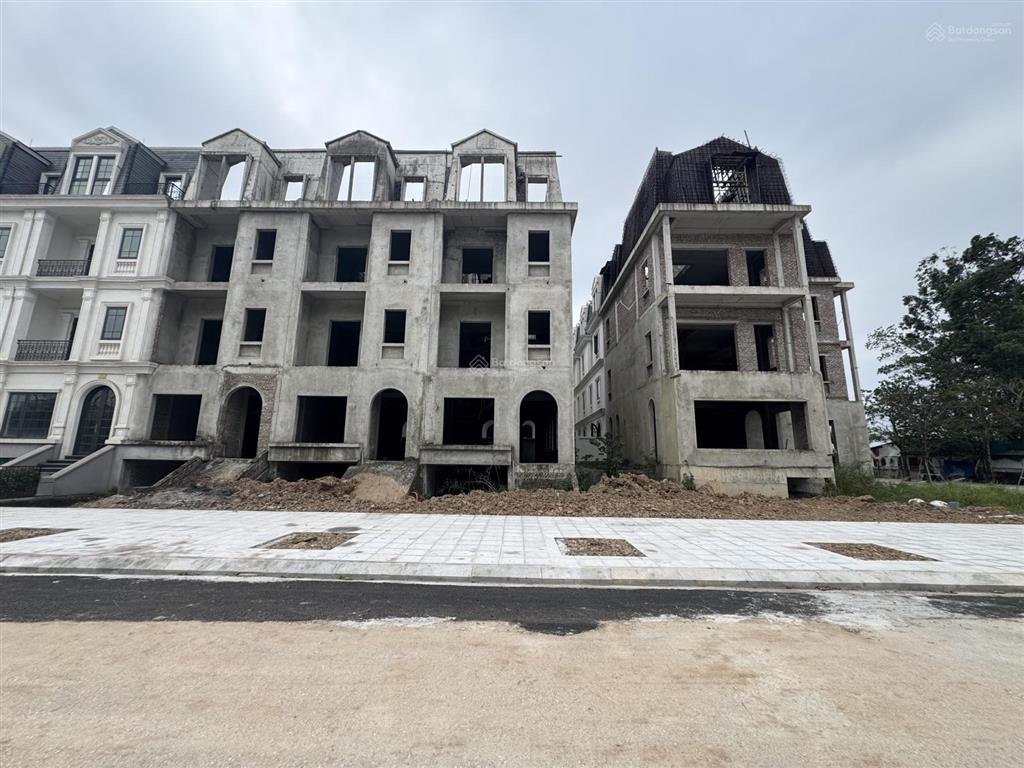 Chính chủ bán liền kề xẻ khe 157m2 giá rất tốt 43 tỷ đường 17,5m
