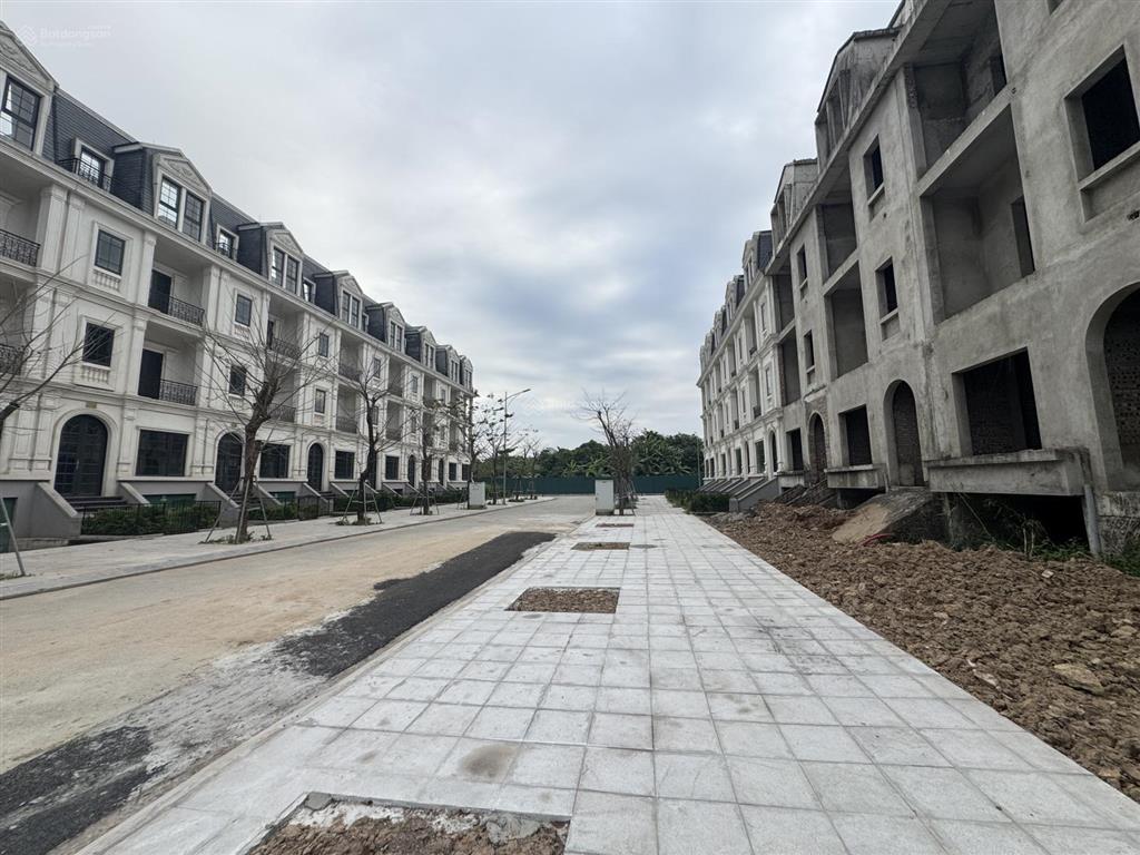 Chính chủ bán liền kề xẻ khe 157m2 giá rất tốt 43 tỷ đường 17,5m