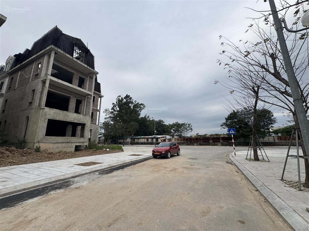 Chính chủ bán liền kề xẻ khe 157m2 giá rất tốt 43 tỷ đường 17,5m