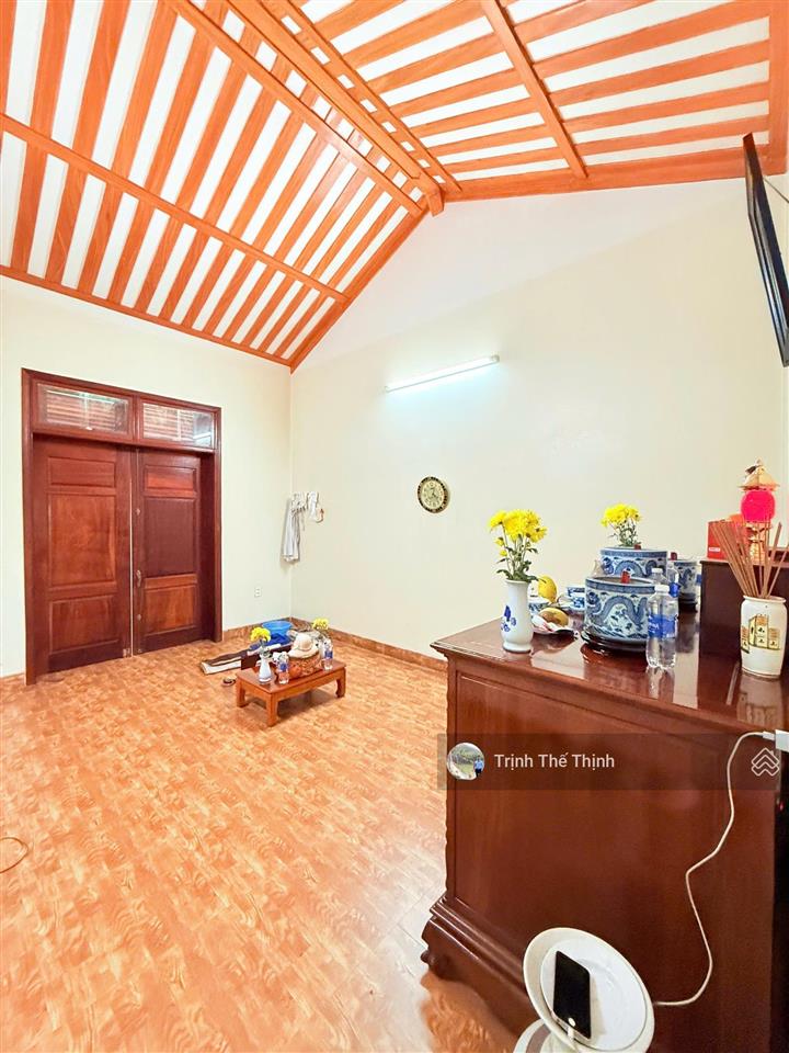 Bán nhà dân xây thang máy mặt đường chùa hàng