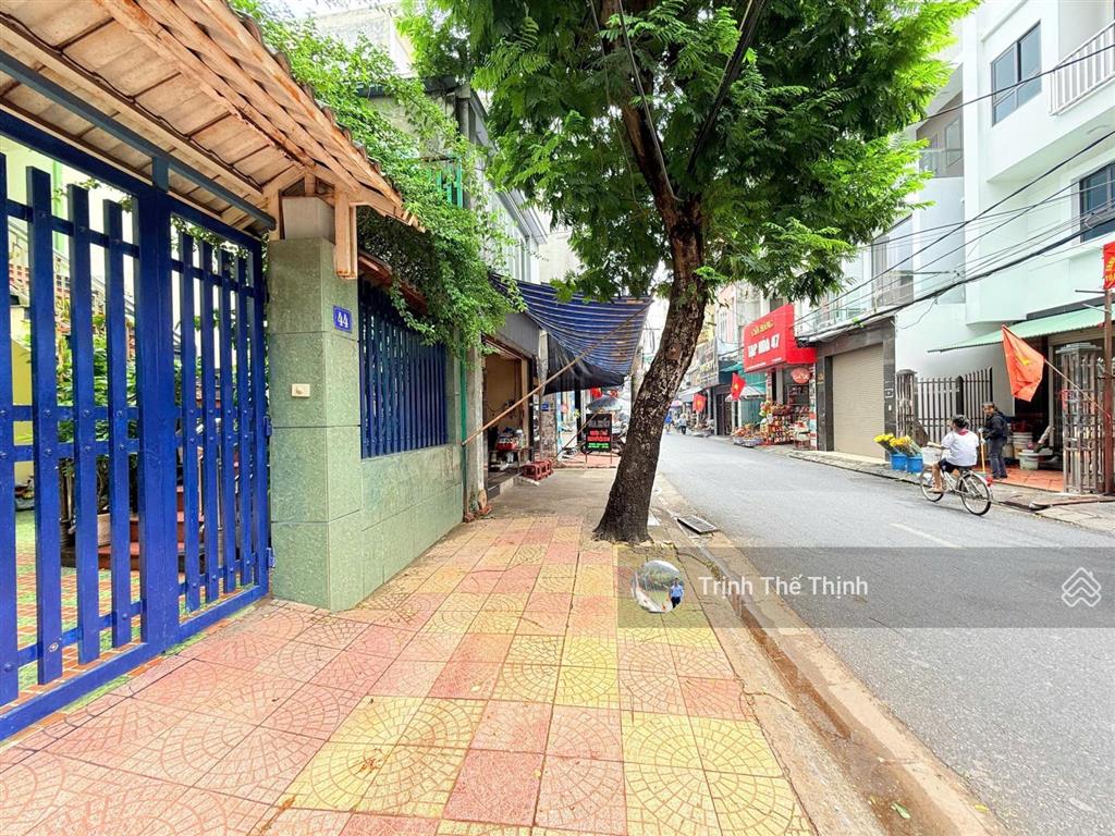 Bán nhà dân xây thang máy mặt đường chùa hàng