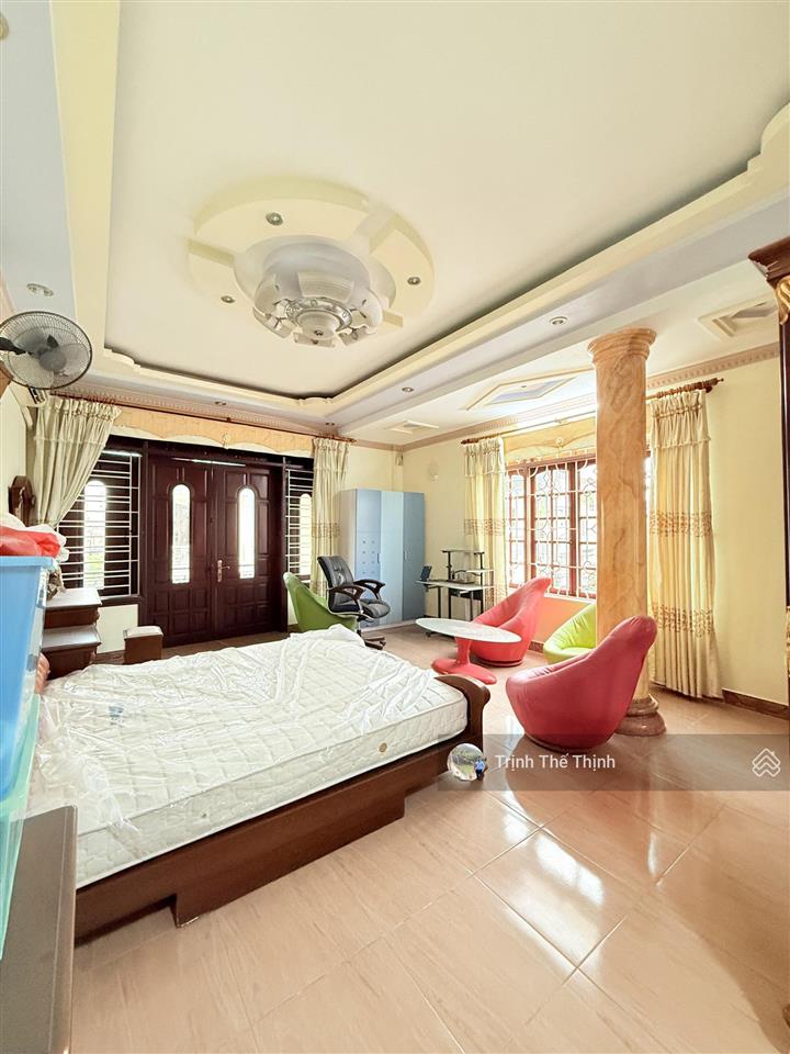 Bán nhà mặt đường hàng kênh điểm đẹp