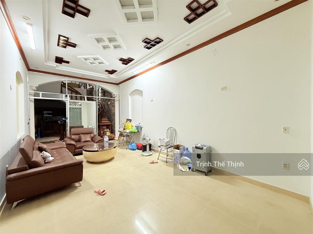 Bán nhà mặt đường hàng kênh điểm đẹp