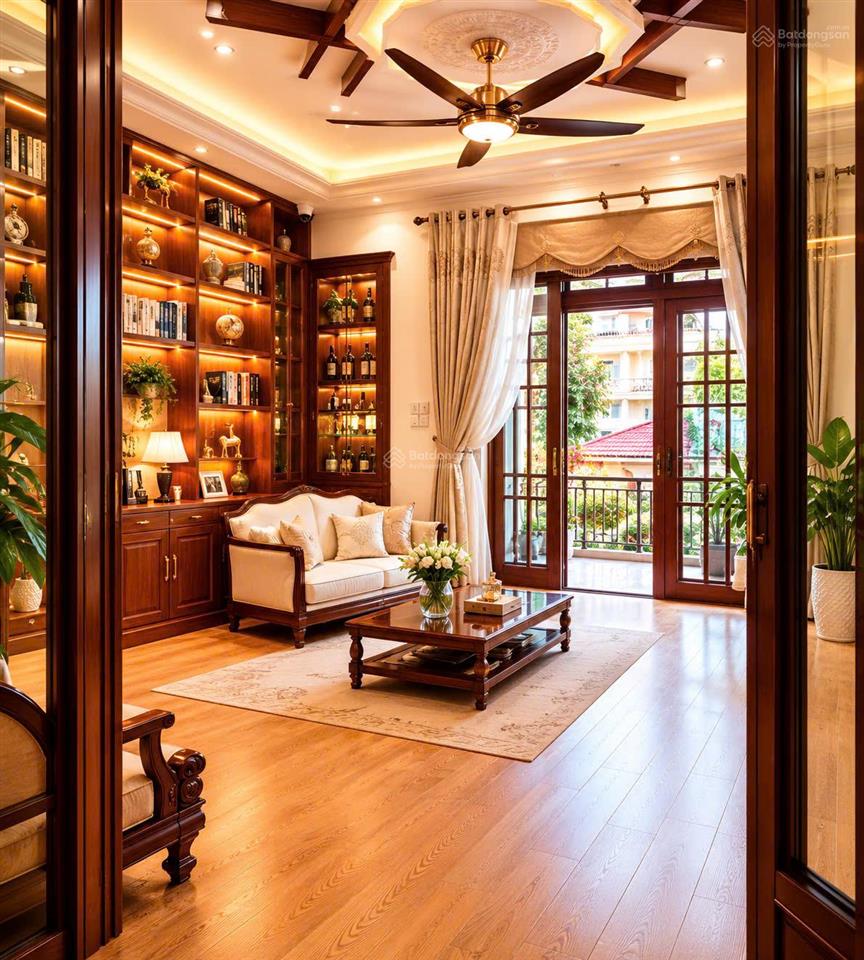 Gần 300m2 ngang 10.8m hoàng diệu trung tâm hải châu đà nẵng sẵn biệt thự 2 tầng mà chỉ hơn 60tr/m2