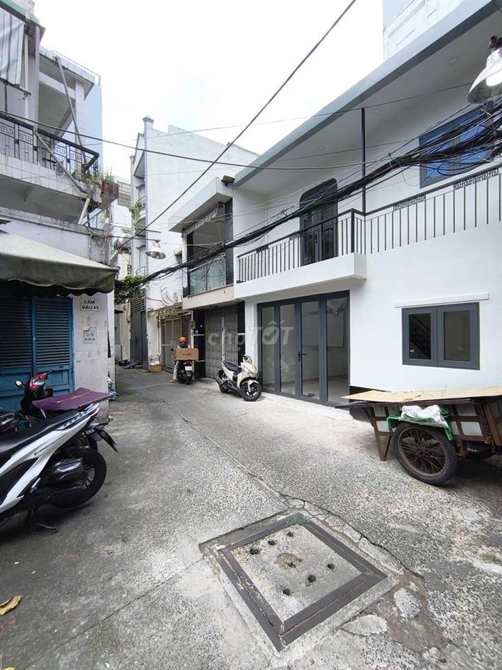 Nhà Đủ Nội Thất Ngang 6m HxH Lạc Long Quân P.Bảy Hiền