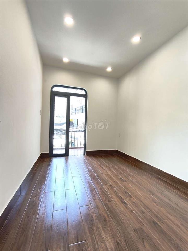 Nhà Đủ Nội Thất Ngang 6m HxH Lạc Long Quân P.Bảy Hiền