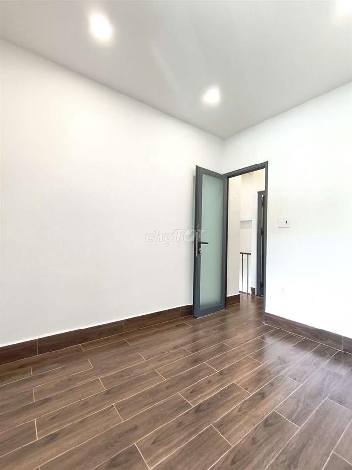 Nhà Đủ Nội Thất Ngang 6m HxH Lạc Long Quân P.Bảy Hiền