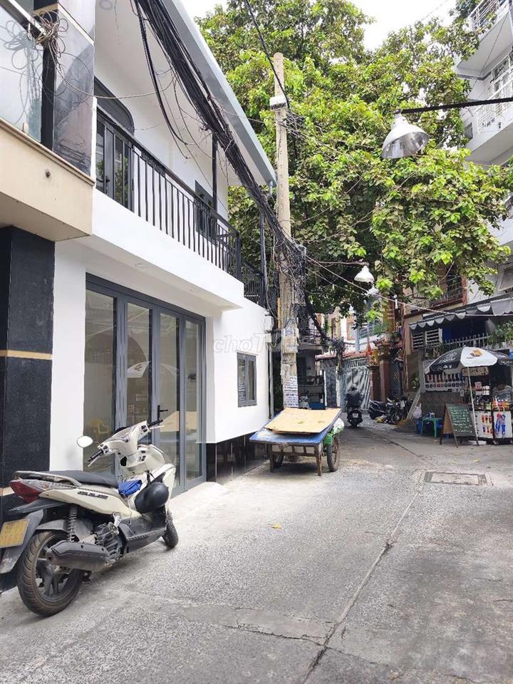 Nhà Đủ Nội Thất Ngang 6m HxH Lạc Long Quân P.Bảy Hiền