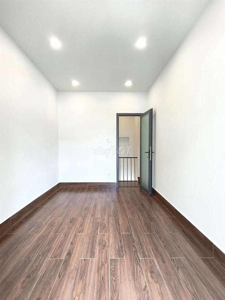 Nhà Đủ Nội Thất Ngang 6m HxH Lạc Long Quân P.Bảy Hiền