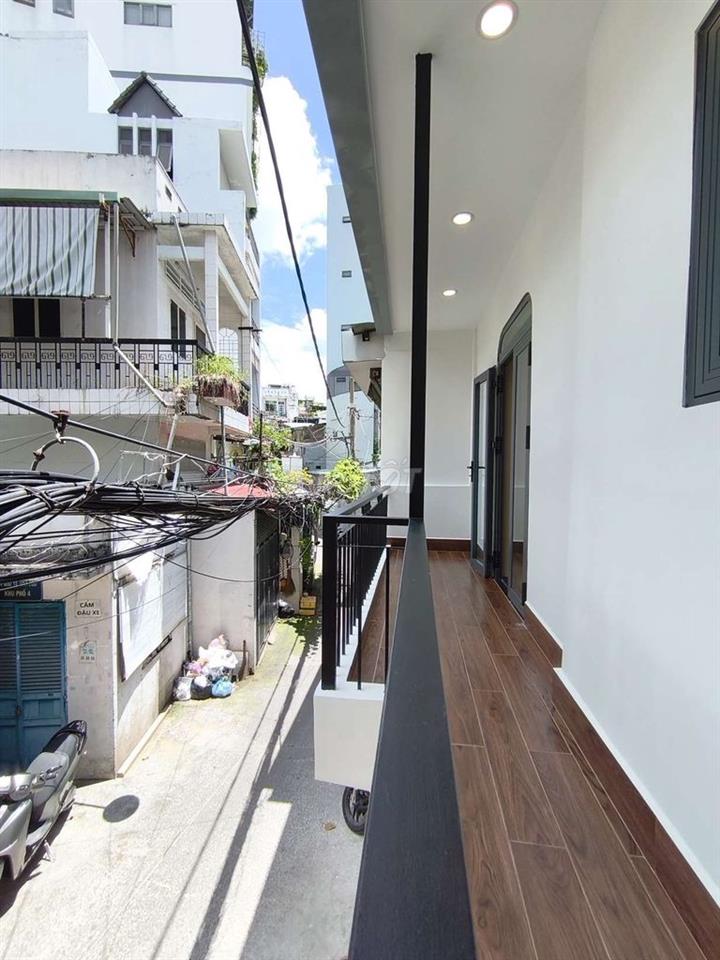 Nhà Đủ Nội Thất Ngang 6m HxH Lạc Long Quân P.Bảy Hiền