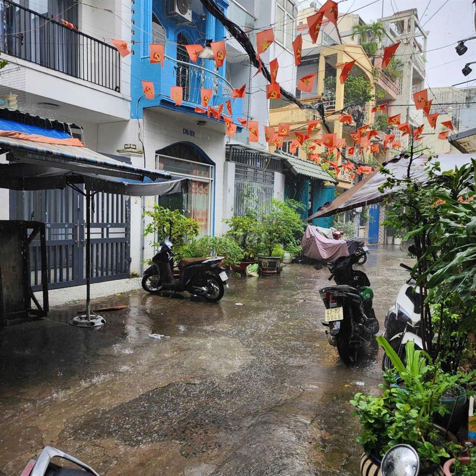 Nhà Ngang 3m7 Vị Trí Đẹp Hẻm Xe Hơi Thông Cao Thắng