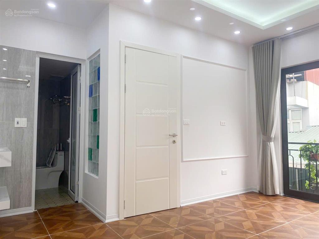 Bán nhà đê la thành  xã đàn  32m2  6 tầng  thang máy
