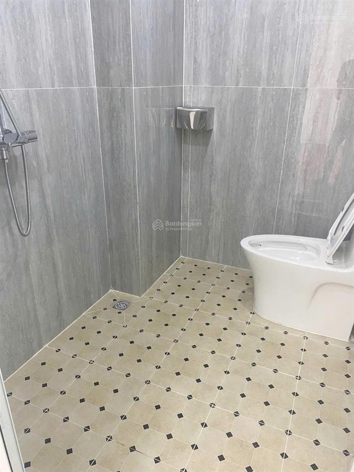 Bán nhà đê la thành  xã đàn  32m2  6 tầng  thang máy