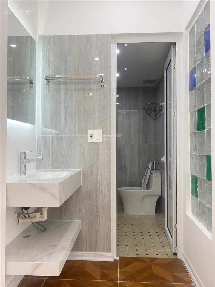 Bán nhà đê la thành  xã đàn  32m2  6 tầng  thang máy