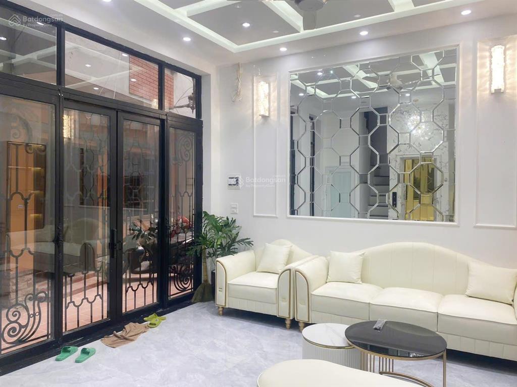 Bán nhà đê la thành  xã đàn  32m2  6 tầng  thang máy