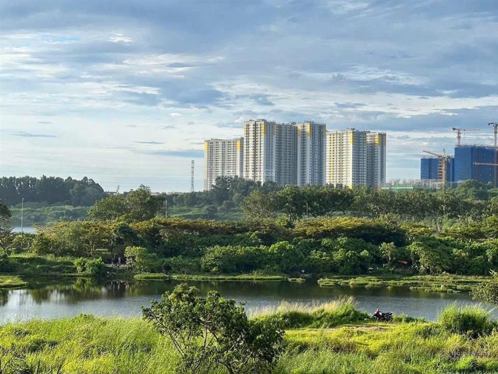 Bán nhanh căn 2pn2wc the east gate, 2,6 tỷ, 67m2 ngay ga metro suối tiên làng đại học quốc gia