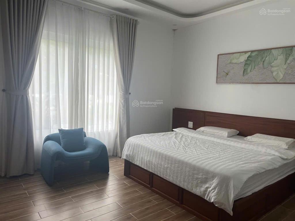 Cần bán gấp villa gần 600m², có bể bơi, sân vườn rộng tại cư yên  lương sơn