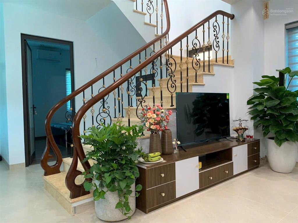 Bán villa 263m², đang kinh doanh dòng tiền 34 triệu/ngày. cách hà nội 50 phút