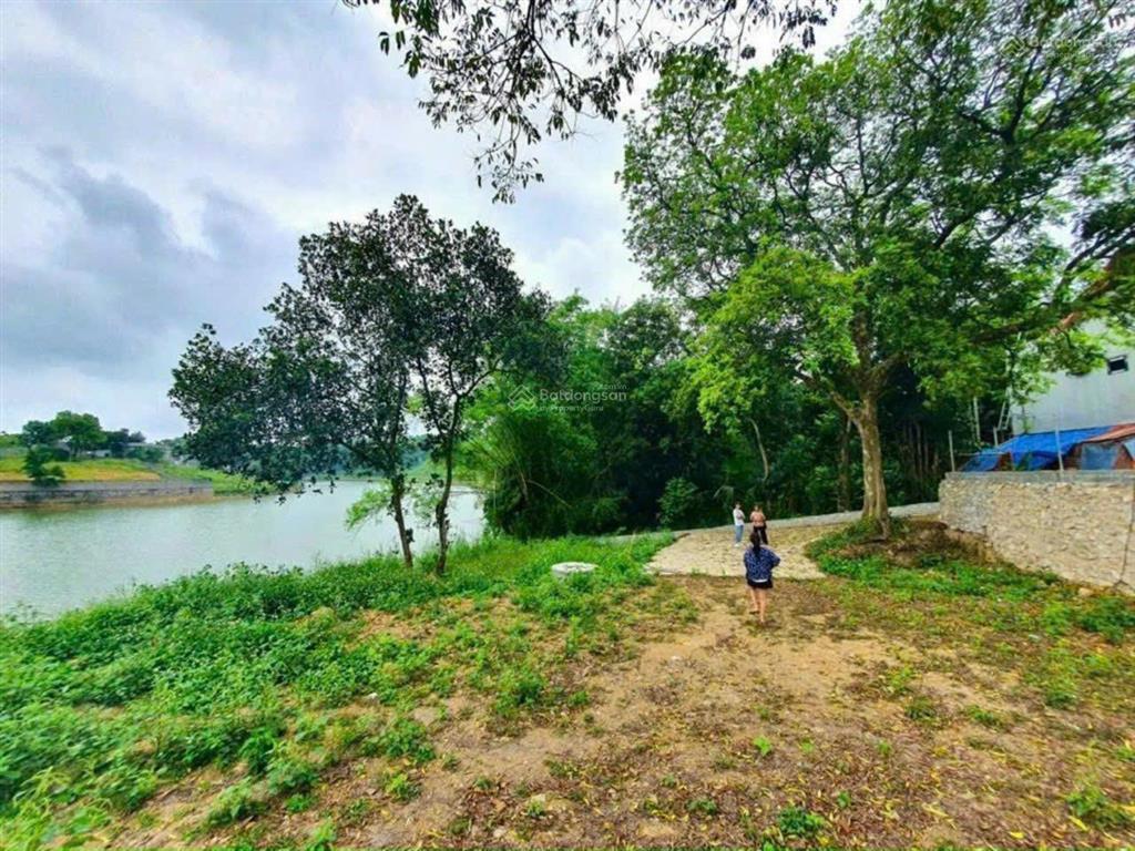 1.472m² đất bám hồ. tiềm năng khai thác homestay cực tốt tại nam phương tiến, chương mỹ